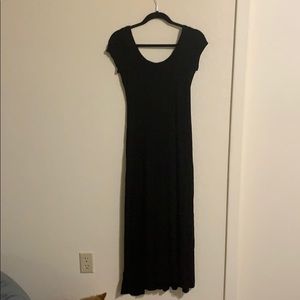 Black Scoop Neck Short Sleeve Maxi Dress